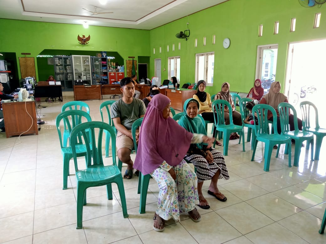 PEMBAGIAN BLT DANA DESA TAHAP 4 TAHUN 2024 DESA KALIPELUS